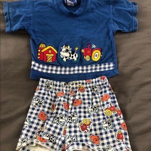 Doe spun vintage cow/farm matching set.